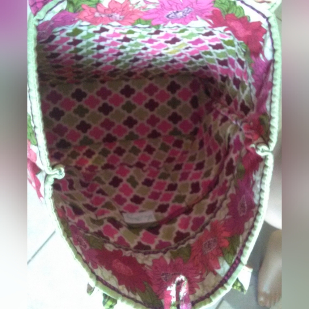 BNWOT SHOULDER/ TOTE BAG VERA BRADLEY BEAUTIFUL QUILT W FLOWERS PINK WHITE GREEN - Picture 5 of 6